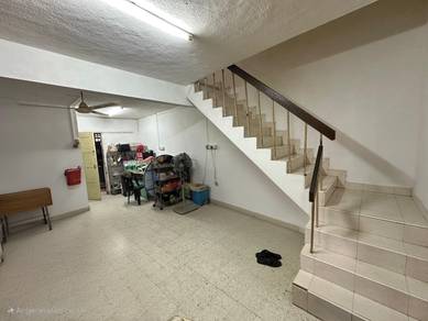 Corner Landed 3 Rooms 2 Bath at Taman Seraya Cheras For Sale!