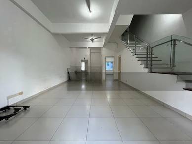 Renovated. Good Condition 2.5 Storey Terrace @ Bandar Mahkota Cheras