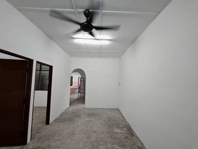 [FOR RENT] Near Shops&Amenities Single Storey Terrace Taman Emas Suria