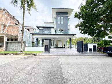 PRIVATE LIFT🔥💥 New 3 Storey Bungalow Equine Park Seri Kembangan