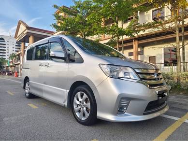 Nissan SERENA 2.0 S-HYBRID HIGHWAY STAR