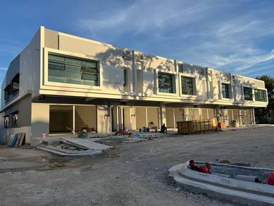 Shoplot Baru Jalan Utama Desa Cemerlang 81800 Untuk Disewa