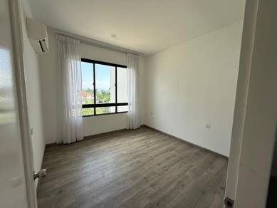 Low density/ Cheap/ d‘Ryx condo/ sunny hill area/ level 2/ nice view