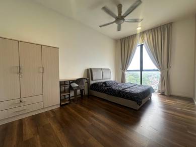 Sqwhere Sungai buloh master room available now (Female Unit)
