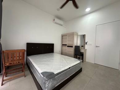 Sqwhere Sungai buloh medium room with balcony available now