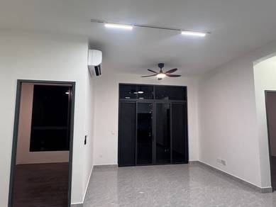 Altris Residences @ Partly furnished with 2 carparks