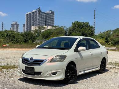 Toyota VIOS 1.5 E ( A ) TWO TONE COLOUR