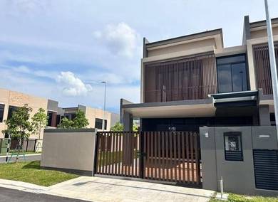 2-Storey Superlink Brand New Aurora Sentral Villa @ Iskandar Puteri