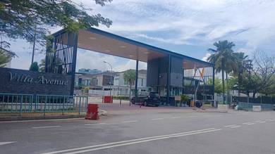 Villa avenue semi Detached in taman equine park for sale