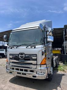 Hino 700 Prime Mover