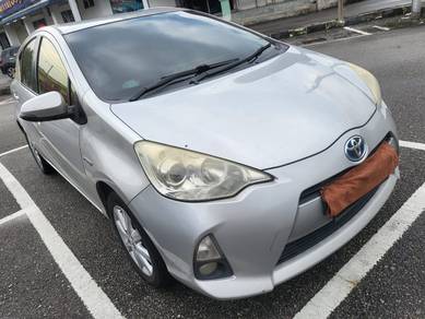 Toyota PRIUS C 1.5 (HYBRID) (A)