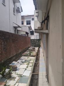 endlot extra land house in tmn Sri pandyan puchong for sale