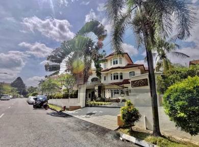 Where Holidays Meet Home – Asian Fusion Bungalow in Golf Resort