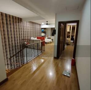 Renovated Semi-D in Sri Petaling – Freehold with 5R5B Layout!