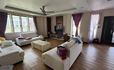 Taman Selayang Jaya 2.5 Sty Semi D (Renovated/Well Maintain)