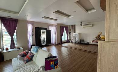 Taman Selayang Jaya 2.5 Sty Semi D (Renovated/Well Maintain)