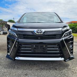 Toyota VOXY 2.0 KIRAMEKI (A)