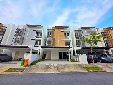 FACING OPEN Spacious Unit New Phase Duta Villa, Presint 14, Putrajaya