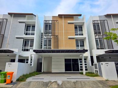 FACING OPEN Spacious Unit New Phase Duta Villa, Presint 14, Putrajaya