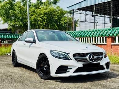 Mercedes Benz C200 1.5 AMG kit lady driven