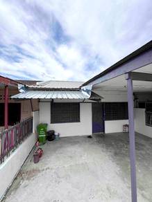 Single storey terraced house for rent( kepong baru) 2 carpark,kitchen