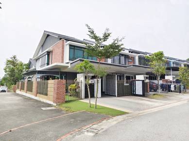 End Lot Double Storey Elmina West Facing Open Space