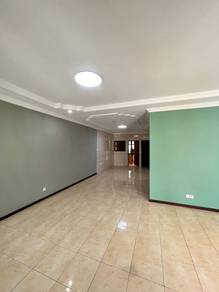 Freehold/ Perpetual/ Opposite stutong one tj/ 2 storey terrace/nice