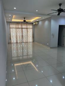 Meridien residence condo , bayan lepas, 2 car parks, renovated, 1260sf