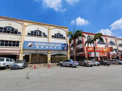 3 storey shop endlot @ jalan psk Seri Kembangan