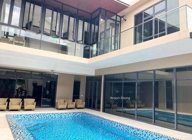 Luxurious East Ledang Iskandar Bungalow with Pool & Garden Retreat