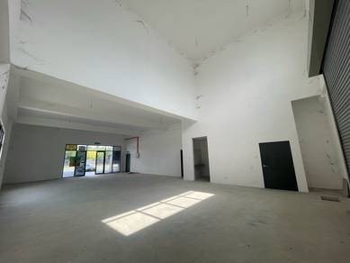 1.5 Sty Service Factory End-lot For Rent @ Eco Business Park V