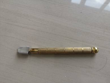 FINDER Glass Cutter