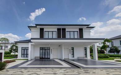 [2025 New] 42FT EndLot Semi-D Garden Home 20m+ to Kota Damansara
