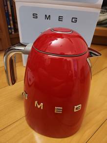 Brand New SMEG Retro Style Kettle - Red