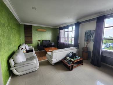 Desa Pines Apartment