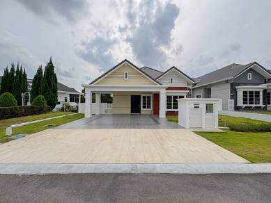 NICE UNIT! 1.5 Storey Bungalow Reinevilla Setia Ecohill Semenyih