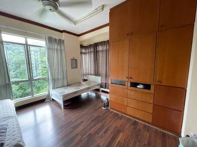 Room For Female Desa Putra Condominium, Next To Sri Rampai LRT Station