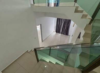 Taman Mutiara Mas Skudai Corner Cluster House 5R5B Extra Land Guarded