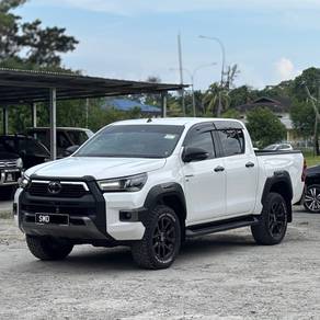 Toyota HILUX 2.8 ROGUE (A)