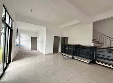 3 Storey Corner Cluster @ Taman Mutiara Mas Skudai Spacious Gated