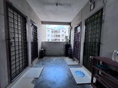 Apartment Puchong Utama Court Blok A Puchong