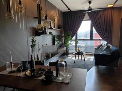 V Residence Suites @ Sunway Velocity 689sf 1r1b Near MRT Unit For Sale