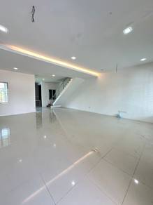Double Storey Intermediate House For Sale📍Midway Crescent, Samarahan