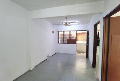 Desa Serdang (Low Cost Flat & Tinggat Satu) Serdang