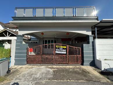 Teluk Kemang Batu 8 Taman Bayu Double Storey House for Rent
