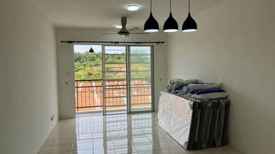Apartment Puncak Hijauan Block A Level 4 Near UKM Bangi-2 Parking