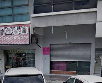 Ground floor shop lot in BS 10/6 Taman Bukit serdang for rental