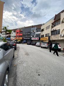 BELOW MARKET 400K !! FREEHOLD 3-Sty Shoplot @ SS15 Subang Jaya