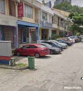 Ground floor shop lot in taman equine park for rental
