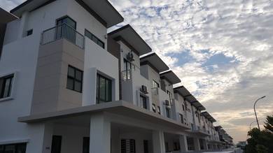 3 Storey Setia Utama 2 Setia Alam Guarded
